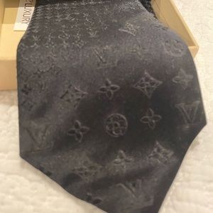 Louis Vuitton black tie